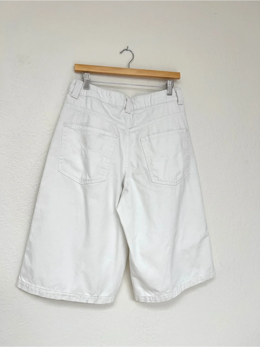 BERSHKA jean shorts / white wide leg burmuda denim jorts / size 8